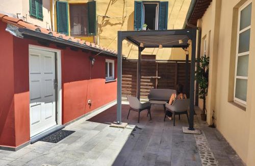 Lucca Historical Center Apartment | Cortile in centro - Charm Suite Heart of Lucca