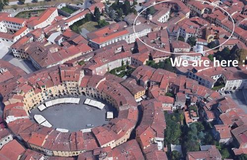 Lucca Historical Center Apartment | Cortile in centro - Charm Suite Heart of Lucca