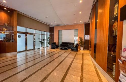 Jumeirah Lake Towers Apartment | Cosmos Living Luxurious Studio Near Metro
