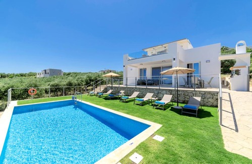 Kavallos Villa | Costa Maris Villa