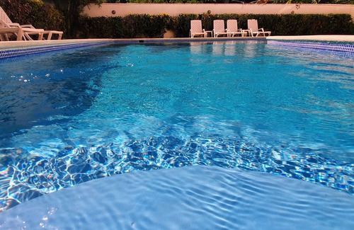 Costambar Apartment | Costambar Ocean Breeze - Beachfront Apartment With Pool