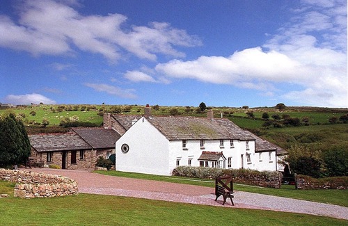 Saint Breward Cottage | Cosy 1 Bedroom Cottage With Moorland Views