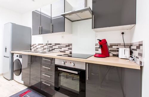 Roubaix House | Cosy 🏠 10 P - 5 bedrooms - 5 bathrooms near Lille and all amenities