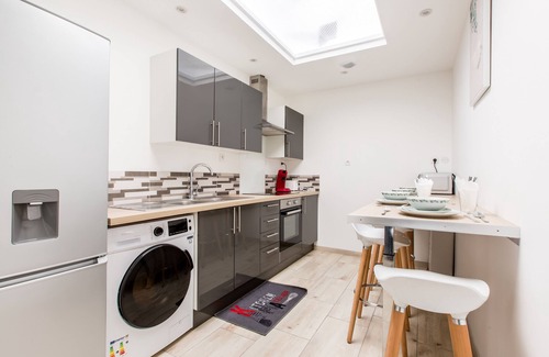 Roubaix House | Cosy 🏠 10 P - 5 bedrooms - 5 bathrooms near Lille and all amenities