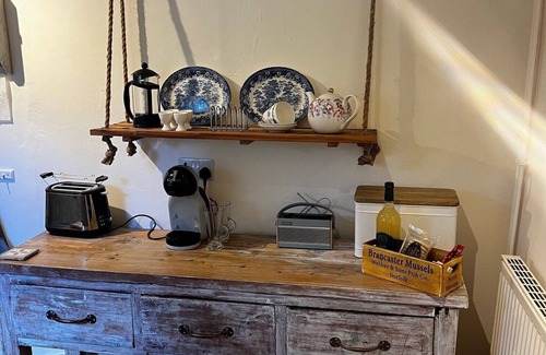 Great Snoring Cottage | Cosy 17th century 1 bed cottage, perfect for couples and furry companions.