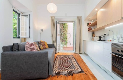 Pena Apartment | Cosy 2 bed flat with terrace near Av Liberdade