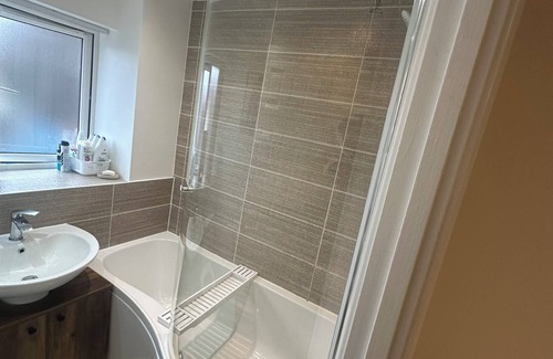 Castle Bromwich House | Cosy 2 Bed House near Birmingham NEC, HS2, JLR
