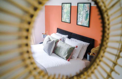 Formby Apartment | Cosy 2 Bedroom Apartment with FREE Parking In Formby Village By Greenstay Serviced Accommodation - Ideal for Couples, Families & Business Travellers - 6