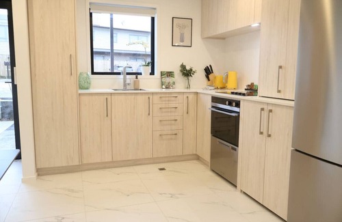 Henderson House | Cosy 2BR House in Awaroa Road