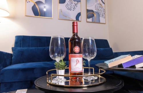 Bramcote House | Cosy 3 Bed House - Free Parking - Contractors