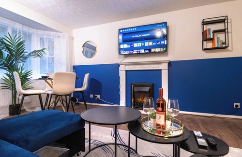 Bramcote House | Cosy 3 Bed House - Free Parking - Contractors