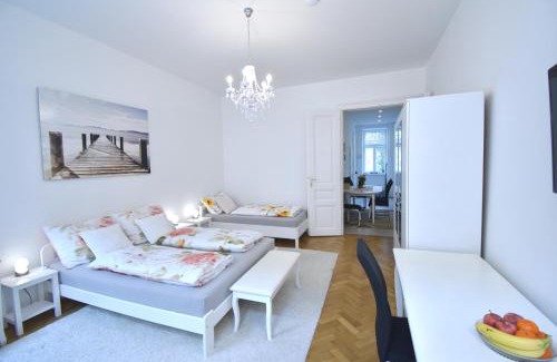 Schottenfeld Apartment | Cosy 3 Room Viennese Flat - 10min to City Center