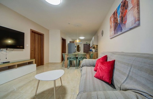 Il-Balluta Apartment | Cosy 3BR home with Private Terrace in Sliema