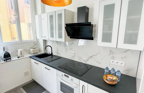 Centre Ville-Gare Apartment | Cosy air-conditioned apartment near train station and beach ideal for families 🌊