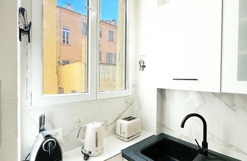 Centre Ville-Gare Apartment | Cosy air-conditioned apartment near train station and beach ideal for families 🌊