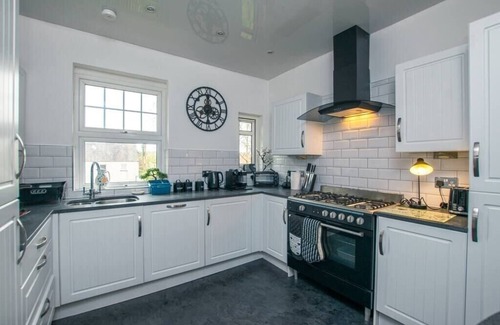 Milngavie Apartment | Cosy and Central 2BD Apartment Milngavie, Glasgow