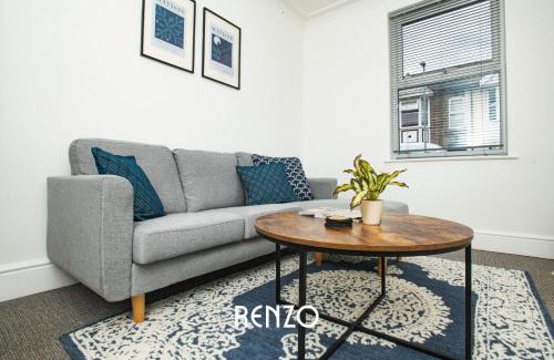 Lincoln Apartment | Cosy and Inviting 2-bed Townhouse in Lincoln by Renzo, Free Wi-Fi, Ideal for contractors
