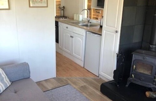 Shaftesbury Cabin | Cosy and rural Lodge at Goldhill Glamping