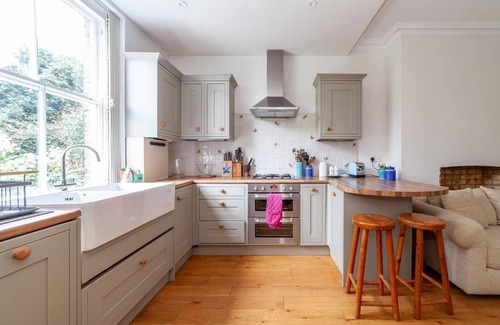 Vassall Apartment | Cosy and Spacious Home