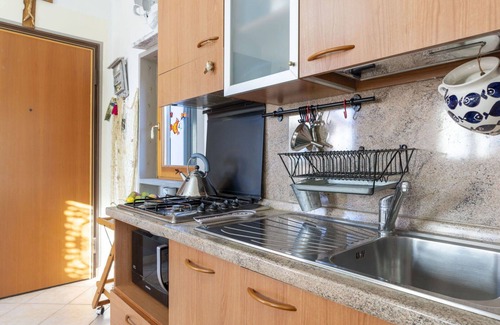 San Bartolomeo al Mare Apartment | Cosy apartment for 4 people with WIFI and balcony