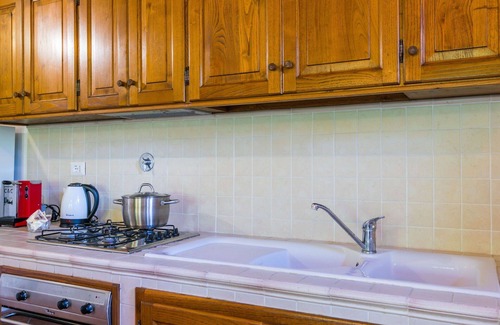 Castellina in Chianti Villa | Cosy apartment in villa for 4 people with pool, A/C, WIFI, TV, patio and panoramic view