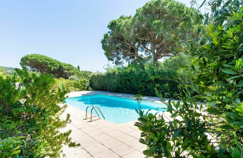 Plage de la Garonnette Apartment | Cosy apartment for 6 guests with pool, WIFI and terrace