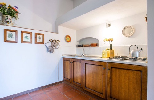 Poggiarello House | Cosy apartment in villa for 2 people with pool, WIFI, TV and terrace