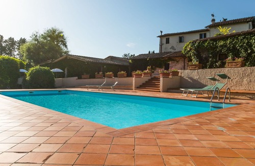 Poggiarello House | Cosy apartment in villa for 2 guests with pool, WIFI, TV and terrace