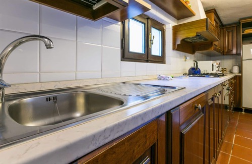 Poggiarello House | Cosy apartment in villa for 4 people with WIFI, pool, TV and terrace