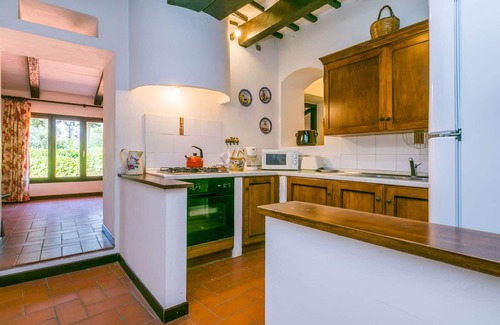 Colle di Val d'Elsa House | Cosy apartment in villa for 4 guests with WIFI, pool, TV and terrace