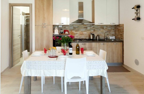Villanova d'Albenga Apartment | Cosy apartment for 6 guests with WIFI, A/C, TV, terrace and parking