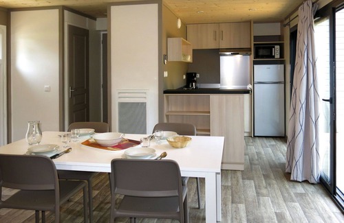 Malansac House | Cosy apartment in villa for 6 people with pool, WIFI, TV, terrace, pets allowed and parking