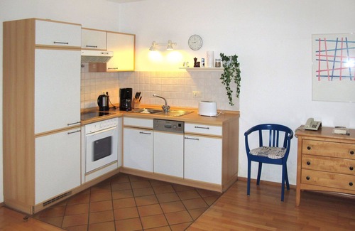 Juliusruh Apartment | Cosy apartment for 6 guests with WIFI, TV, balcony, pets allowed and parking