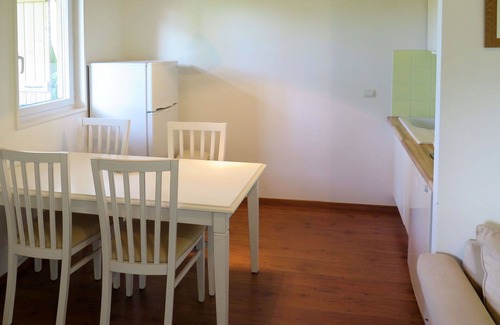 Parentis-en-Born Apartment | Cosy apartment for 4 people with pool, WIFI, TV, terrace, pets allowed and parking