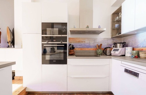 Saint-Jean-de-Luz City Center Apartment | Cosy apartment for 6 people with WIFI, TV and parking