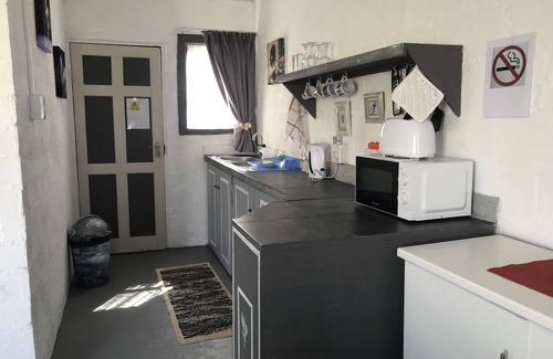 Betty's Bay Apartment | Cosy apartment, close vicinity to beaches and local attractions