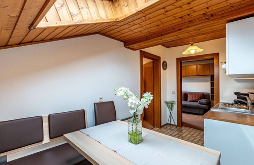 Agsdorf Apartment | Cosy apartment for 4 people with WIFI, TV, patio and pets allowed