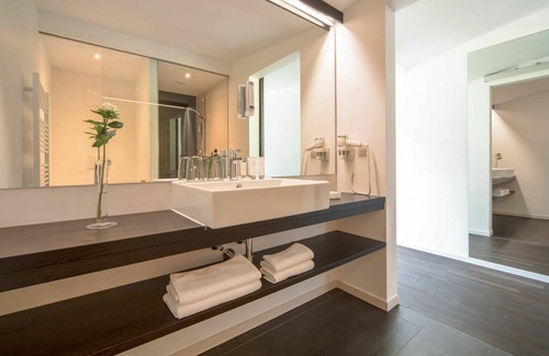 Telfes im Stubai Apartment | Cosy apartment for 4 guests with pool, WIFI, TV, terrace, pets allowed and parking