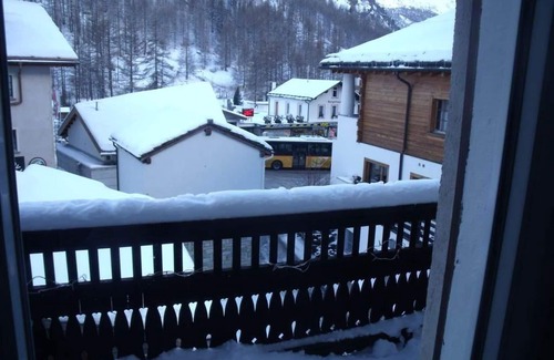 Saas Almagell Apartment | Cosy apartment for 6 people with WIFI and TV