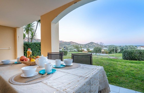 Cap Esterel Apartment | Cosy apartment for 4 people with pool, WIFI, TV and terrace