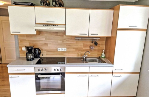 Runhof Apartment | Cosy apartment for 5 guests with WIFI, TV and balcony