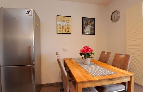 Zella-Mehlis Apartment | Cosy apartment for 4 people with WIFI, TV, pets allowed and parking
