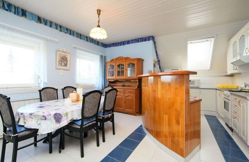 Balatonszemes Apartment | Cosy apartment for 6 guests with WIFI, A/C, TV, balcony and parking