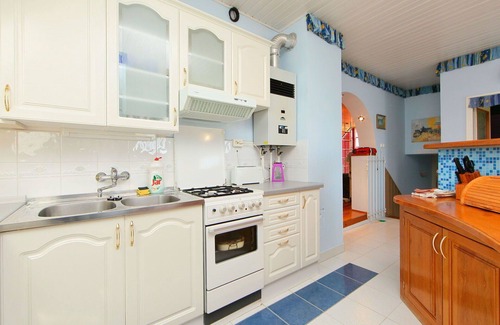 Balatonszemes Apartment | Cosy apartment for 6 guests with WIFI, A/C, TV, balcony and parking