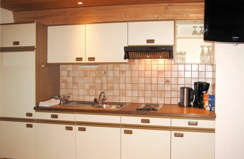 Prutz Apartment | Cosy apartment for 12 people with WIFI, TV, terrace and pets allowed