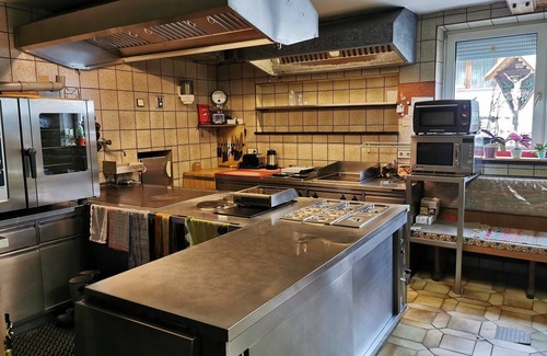 Pragraten Apartment | Cosy apartment for 13 guests with WIFI, TV, balcony, pets allowed and parking