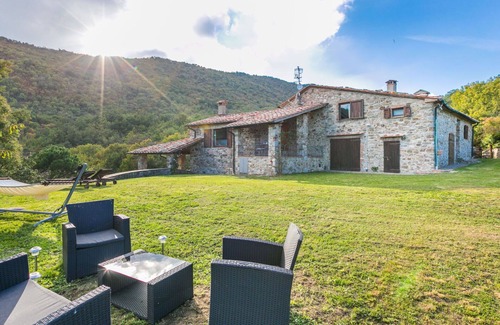 Montieri Apartment | Cosy apartment for 13 people with WIFI, TV, patio and pets allowed