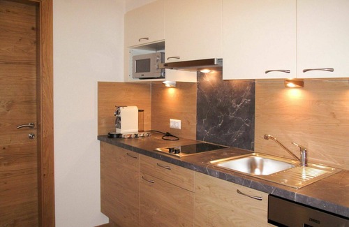 Fendels Apartment | Cosy apartment for 2 guests with WIFI, TV and balcony