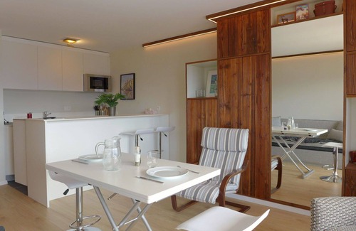 Montana Apartment | Cosy apartment for 2 guests with WIFI, TV, balcony and panoramic view