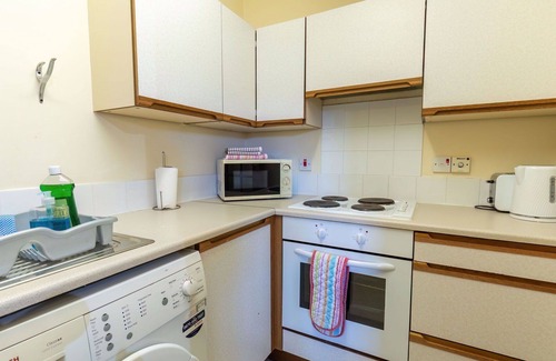 South Galson Apartment | Cosy apartment for 2 guests with WIFI, TV, patio and parking